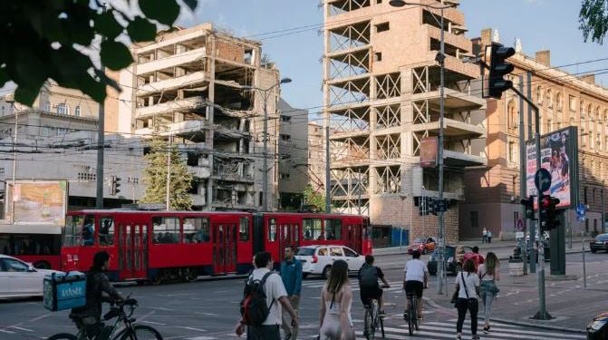 Projekti i Kushner në Serbi: Ligjvënësit serbë miratojnë ndërtimin e hotelit luksoz të Trump në një vend me histori bombardimesh, sipas NYT.