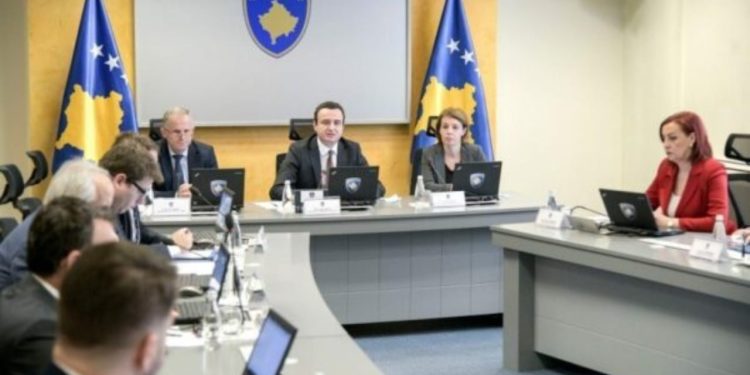 Qeveria e përkohshme e Kosovës zhvillon sot një mbledhje, me theks në ekonominë, buxhetin dhe mjedisin.