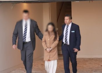 Qytetarët bënë investime në projekte të dyshimta pas parashikimeve, arrestohet “fallxhorja” bashkë me të bijën në Australi, duke përfituar nga mashtrimi 46 milion dollarë.