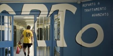 Radio dhe pritja për Rai: Si përjetohet derbi i Milanos në burgun e Bollate