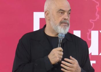 Rama: Gjykata Kushtetuese ta rikthejë në detyrë Erion Veliajn; hapej rruga për zgjedhjet, Tirana ka nevojë për një udhëheqës, Ogerta vazhdon të jetë kandidatja jonë.