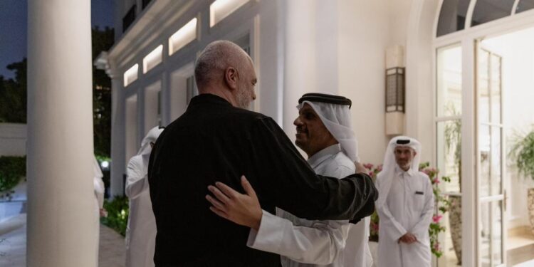 Rama në Katar: Takim me homologun, diskutuam për projekte të rëndësishme për Shqipërinë.