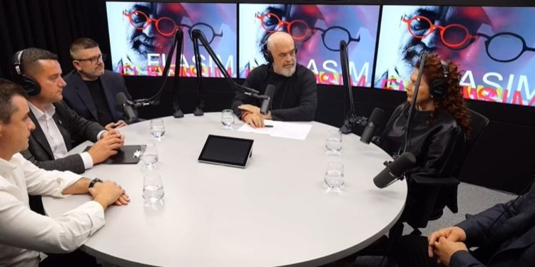 Rama shpalos kandidatët për zgjedhjet e pjesshme lokale, ndërsa ngacmon kandidaten e Vlorës: "Ka ardhur me të zeza, duke përdorur stilin tim."