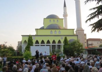 Reagimi i Myftinisë Shkodër pas largimit të tabelës profetike nga autoritetet policore dhe bashkiake.
