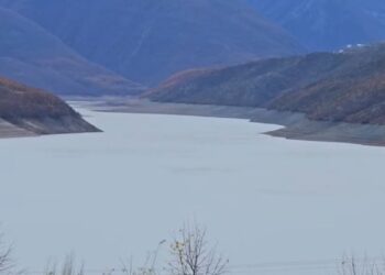 Rriten rezervat e ujit në Drin, reshjet e fundit ndihmojnë në arritjen e nivelit optimal në hidrocentralin e Fierzës.