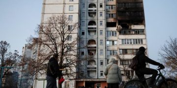 Rusia zhvillon një sulm ndaj Ukrainës gjatë natës, një të vdekur dhe disa të plagosur.