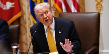 SHBA nuk do të marrë pjesë në samitin e G20 në Afrikën e Jugut; Trump: Arsyet janë persekutimi i të bardhëve.