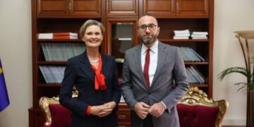 “SHBA, partneri ynë më i rëndësishëm”, Bardhi bisedon me VanHorn: Rruga e vetme përpara është lufta ndaj korrupsionit nga një qeveri e formuar pas zgjedhjeve të lira.