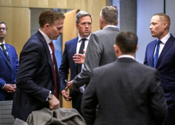 'SHBA po zhvillon bisedime të fshehta me Rusinë dhe Ukrainën në Abu Dhabi, sipas Financial Times: Propozimi i revizuar është në diskutim.'