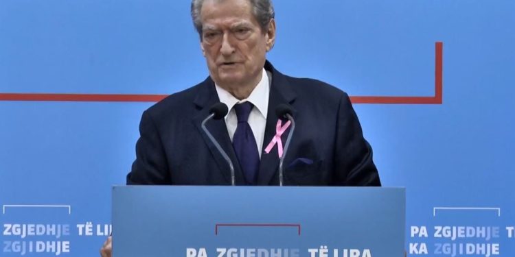 SPAK vërteton thirrjen e Berishës për t'u dhënë përgjigje në lidhje me ngjarjet e '21 Janarit': Fletëthirrja është dorëzuar gjatë zbatimit të masës së 'detyrimit të paraqitjes'.