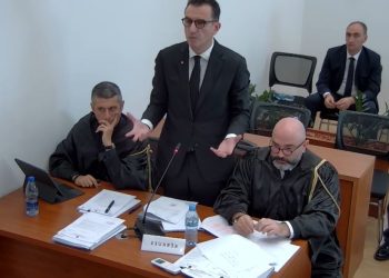 Seanca në Gjykatën Kushtetuese: “A është e mundur delegimi i detyrave nga burgu?”, Veliaj: “Nuk kam ndaluar askënd të mbjellë pemë apo të pastrojë. Drejtorët kanë qenë prezente.”