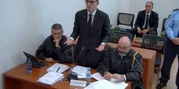Seanca në Gjykatën Kushtetuese: “A është e mundur delegimi i detyrave nga burgu?”, Veliaj: “Nuk kam ndaluar askënd të mbjellë pemë apo të pastrojë. Drejtorët kanë qenë prezente.”