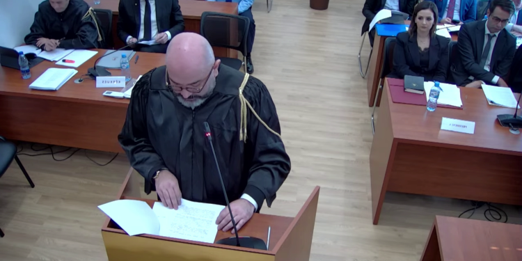 Seanca për shkarkimin e Veliajt: Avokati i ish-kryebashkiakut thotë se nuk u thirr në mbledhjen e Këshillit bashkiak, sekretari i tha se nuk kishte ndalim për të marrë pjesë, por vetëm nëse kish mundësi.