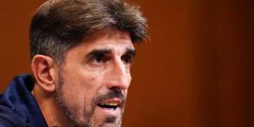 Sfida në Wembley, anglezët shkelin përfaqësuesen dhe trajnerin e Serbisë para takimit të radhës