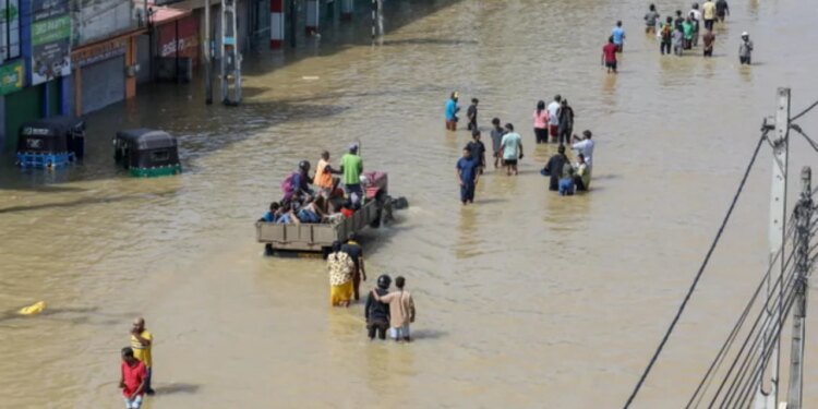 Shira shkatërrues në Azi: Rritet numri i viktimave, mbi 900 të vdekur të raportuar