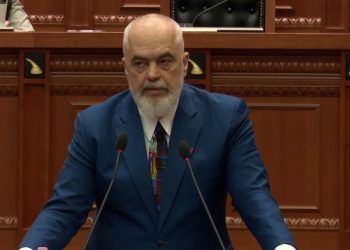 “Shpenzimi prej 50 milionë euro për tunelin e Llogarasë është njësoj si 450 milionët për inceneratorin,” Rama i përgjigjet opozitës: “Shqiptarët i besojnë drejtësisë, jo ju që jeni bërë si kashtë e ko*e.”