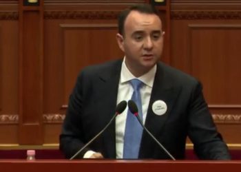 “Shprehni dashurinë sa të doni”/ Balliu në Kuvend: Flisni hapur për pensionet