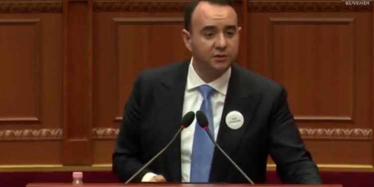 “Shprehni dashurinë sa të doni”/ Balliu në Kuvend: Flisni hapur për pensionet