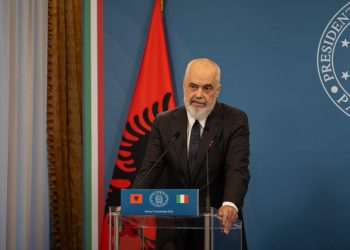 Shqipëria në rrugën drejt BE-së: Rama parashikon se deri në 2028, marrëdhëniet me Greqinë do të përmirësohen, pa nevojën për të tërhequr veshin Kyriakos.