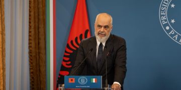 Shqipëria në rrugën drejt BE-së: Rama parashikon se deri në 2028, marrëdhëniet me Greqinë do të përmirësohen, pa nevojën për të tërhequr veshin Kyriakos.