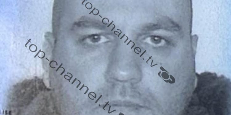 Si hyri Muçi Shaljani në Agjencinë e Mbikëqyrjes Policore? AMP pezullon dy punonjës, del në dritë falsifikimi i dokumenteve.