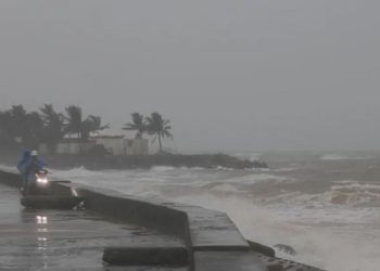 Tajfuni i fuqishëm "godet" Vietnam, autoritetet në gatishmëri, në Filipine janë raportuar të paktën 114 të vdekur.