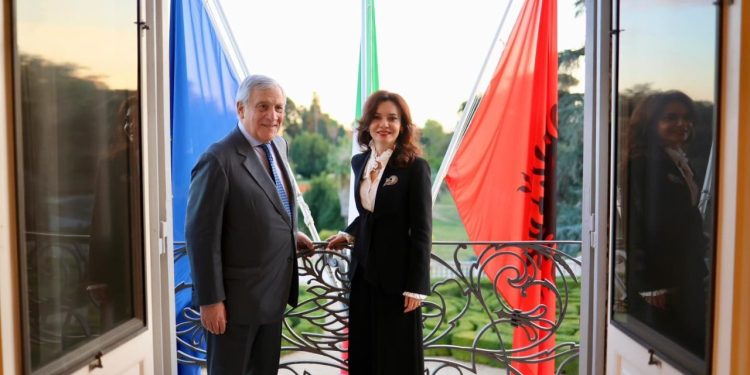 Takim dypalësh me Zv. Kryeministrin dhe Ministrin e Jashtëm italian, Spiropali: Bashkëpunim i gjerë në të gjitha formatet ndërkombëtare ku Shqipëria dhe Italia veprojnë si partnerë strategjikë.