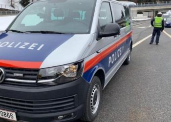 Të papritura, trupi i nënës dhe vajzës, të zhdukur prej më shumë se një viti, zbulohet në frigorifer.