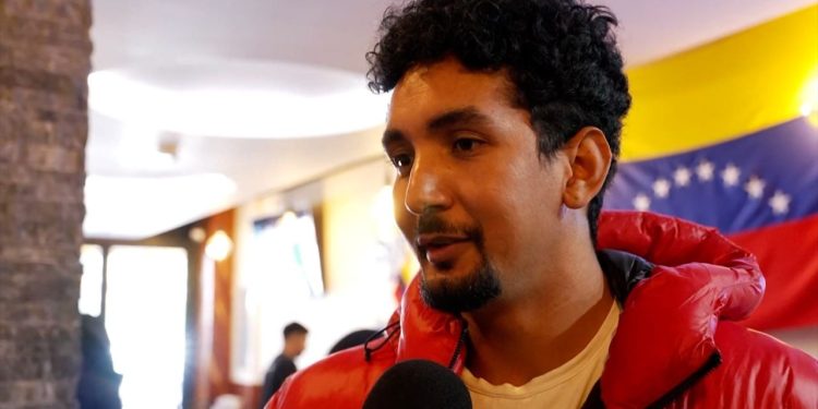 Tensionet rriten, 298 venezuelas rikthehen në atdhe, deportohen nga SHBA