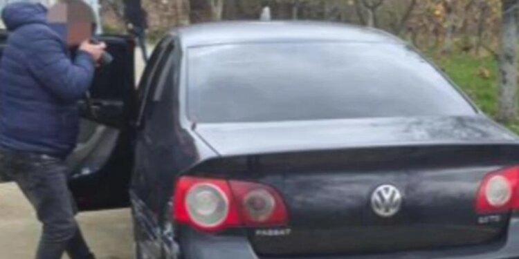 “Tërhiq kallëzimin ose do t’ju shkatërrojmë: Akuzat ndaj oficerit Jetmir Uta për abuzim me të renë, ndërsa ai nuk ka ende masë sigurie. Dëshmi të papajtueshme nga 19-vjeçarja.”