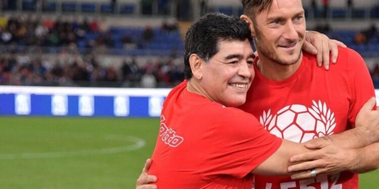 Totti: “Nuk kam vizituar Olimpicon në tre vitet e fundit, e ndiej mungesën. Maradona më tha…”