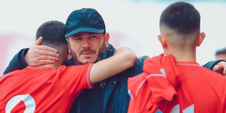 Trajneri i Partizanit U-18 kërkon falje pas incidentit me lojtarin e Dinamos: Një reagim i nxituar nga ana ime
