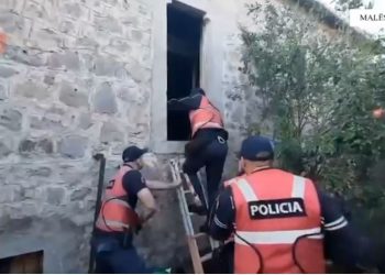 Tre “shtëpi bari” në Shkodër: Arrestohen dy individë dhe ndalohen katër punonjës të OSHEE për shpërdorim të detyrës.