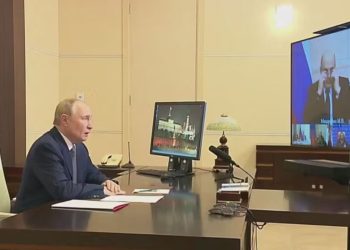 Tre zyra të ngjashme në tri qytete të ndryshme: si Putini fsheh "pozicionin" e tij për të mbajtur fjalime.