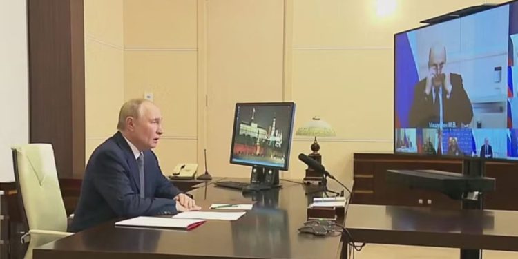 Tre zyra të ngjashme në tri qytete të ndryshme: si Putini fsheh "pozicionin" e tij për të mbajtur fjalime.