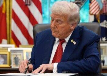 Trump firmos një urdhër ekzekutiv për inteligjencën artificiale, SHBA përkushtohet për të arritur dominimin në tregun global të teknologjisë.