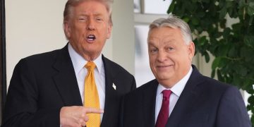 Trump takon Orbánin në Shtëpinë e Bardhë, Hungaria i kërkon përjashtim nga sanksionet ndaj naftës ruse.