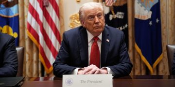 “Trump: ‘Kushdo që voton për të është idiot’, i drejtohet hebrenjve të Nju Jorkut për të mos mbështetur kandidatin demokrat”