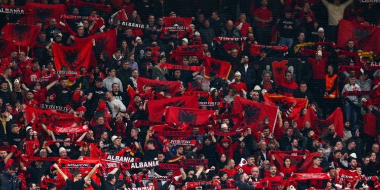 UEFA i dërgon urime Shqipërisë për 113-vjetorin e Pavarësisë: Festojmë Ditën Kombëtare, vendi me pasion për futbollin…