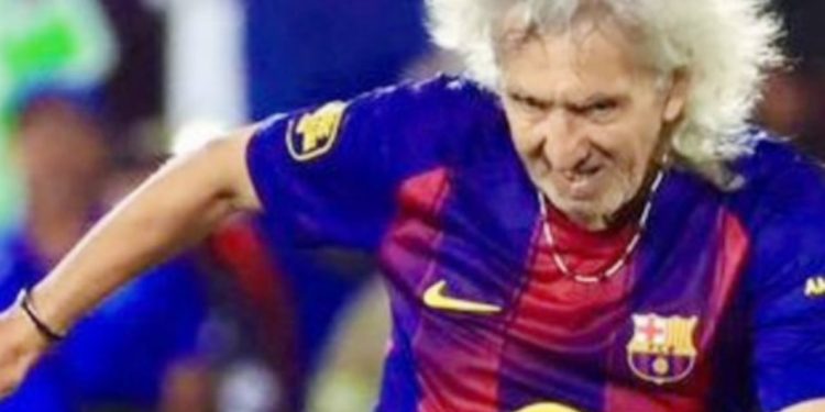 VIDEO / 67 vjeç dhe ende mahnitës: Goditja elegante e Jorge “Magico” Gonzalez që tejkalon edhe Pepen gjatë El Clasicos së legjendave.