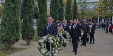 VIDEO/ Noka në Vlorë për Festimin e Pavarësisë, gabim gjatë urimit: Sot është dita kur Skënderbeu…