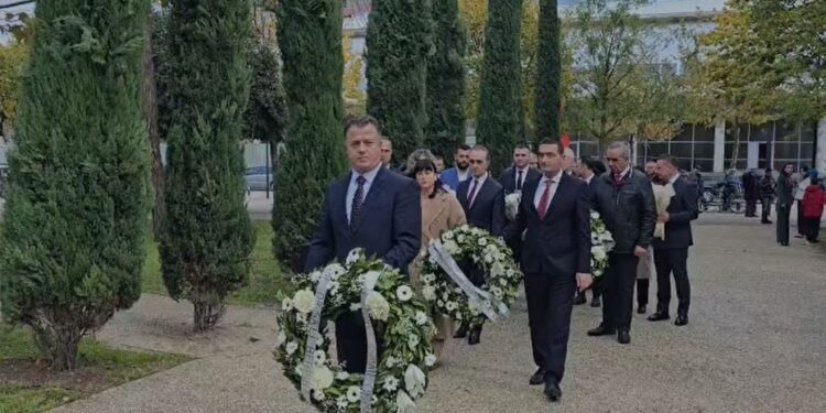 VIDEO/ Noka në Vlorë për Festimin e Pavarësisë, gabim gjatë urimit: Sot është dita kur Skënderbeu…