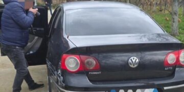 “Vajza denoncon punonjësin e policisë së Dibrës për shantazh dhe marrëdhënie seksuale me forcë”