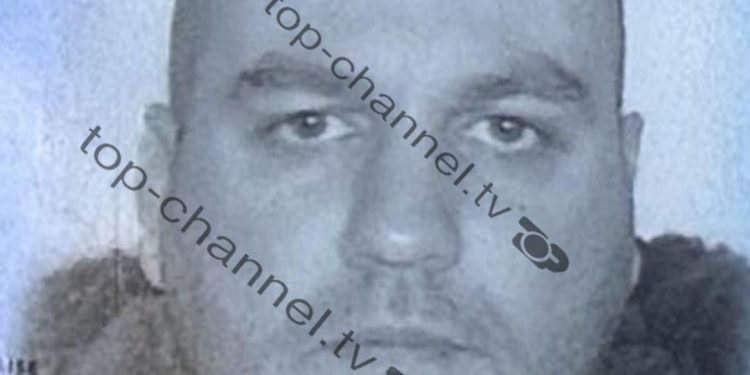 Vdes miku i Gilmando Danit, Muçi Shaljani, pas plagosjes në atentatin e rrethrrotullimit të Rinasit