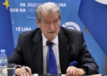 Veliaj kthehet në detyrë, Berisha reagon pas njoftimit ekskluziv të Top Channel: Kushtetuesja e zbaton ligjin, ‘Haram’ Begaj dhe Edi Rama…