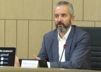 Vetëm 10% e qytetarëve të Vlorës kanë shfrytëzuar të drejtën e tyre për të votuar deri tani, sipas Celibashit: Votimi është një detyrim për secilin qytetar.