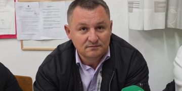 Vetëm 19% e qytetarëve në Berat janë drejtues votimi, sipas kryetarit të qendrës në Velabisht: Procesi u zhvillua pa tension, por pjesëmarrja ishte e ulët.