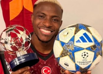 Victori Osimhen tejkalon yjet e sulmit në Evropë, tifozët napolitanë e përjetojnë me emocione.