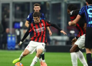 Video/ Madonina në ngjyrat kuqezi, Pulisic dhe Maignan kontribuojnë për tri pikët e Milanit në derbin ndaj Interit