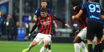 Video/ Madonina në ngjyrat kuqezi, Pulisic dhe Maignan kontribuojnë për tri pikët e Milanit në derbin ndaj Interit